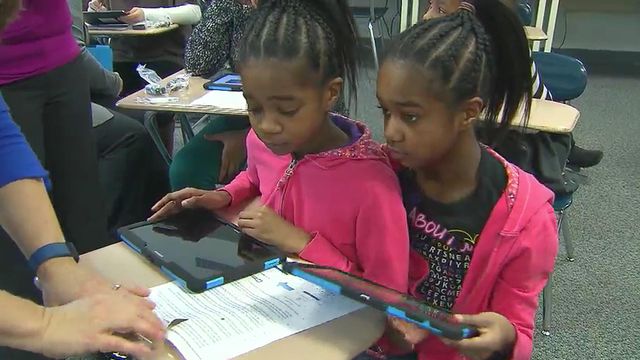 Raleigh middle school cashes in on free tablet program