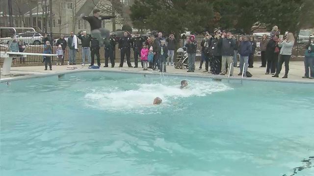 Apex officers jump in icy pool for Special Olympics