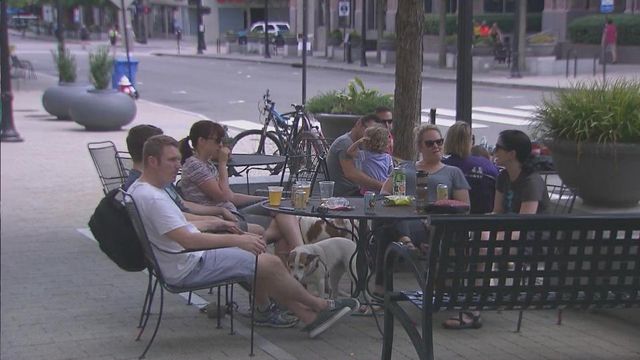 Restaurant owners protest proposed sidewalk dining curfew