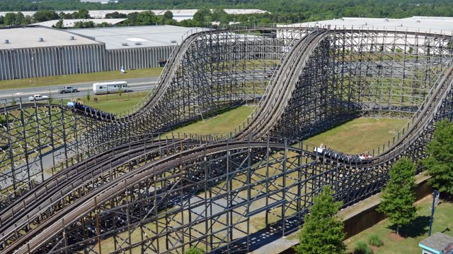 Thrill seekers flock to Carowinds for one last ride