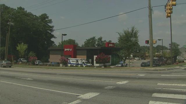 Phone sale goes wrong at Wendy's on Western Boulevard