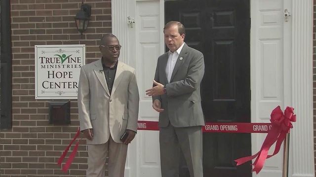 Women's homeless shelter opens in Fayetteville