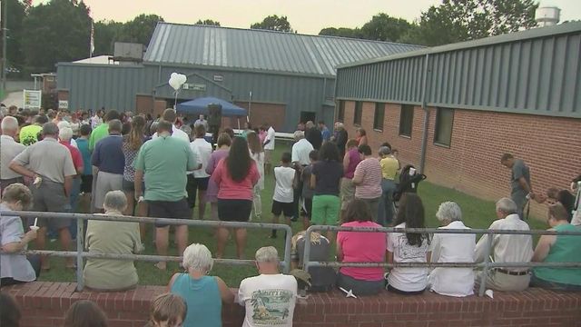 Community remembers girls killed in Myrtle Beach wreck