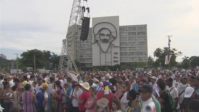 Locals, Americans gather in Cuba for Pope's mass
