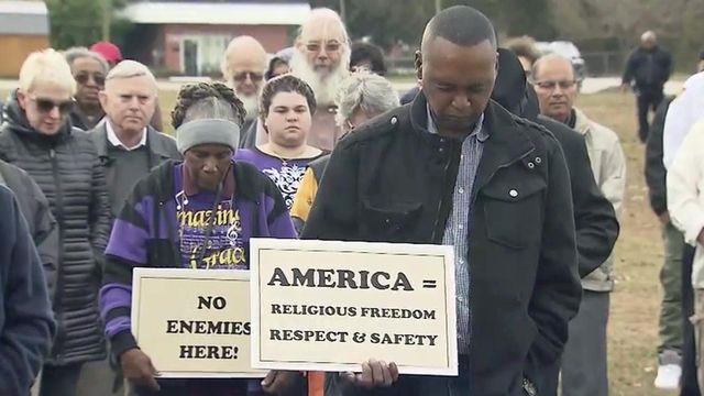 Muslims, Christians stand together for tolerance