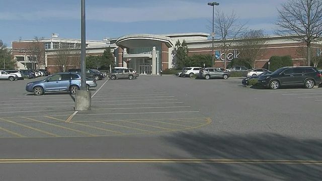 Woman injured in purse snatching at Durham mall
