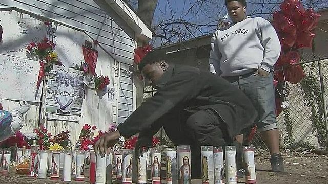 Community makes makeshift memorial to remember man killed by police