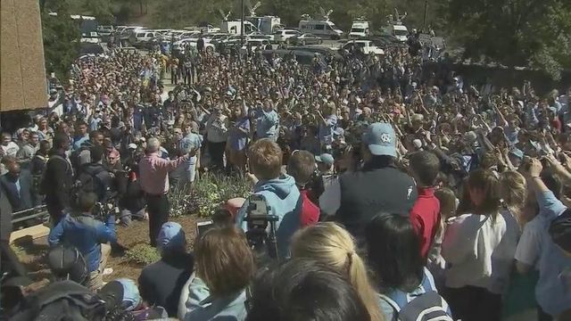 Fans welcome Tar Heels back to Chapel Hill