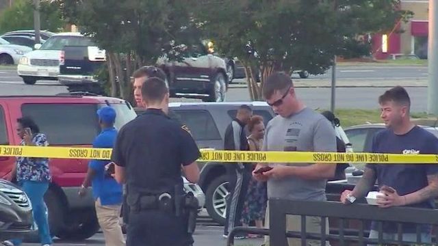 Police investigate shooting outside Fayetteville restaurant