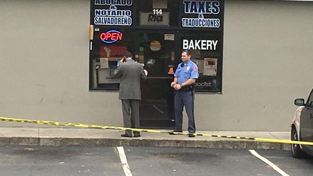 Raleigh police investigate armed robbery at shopping center