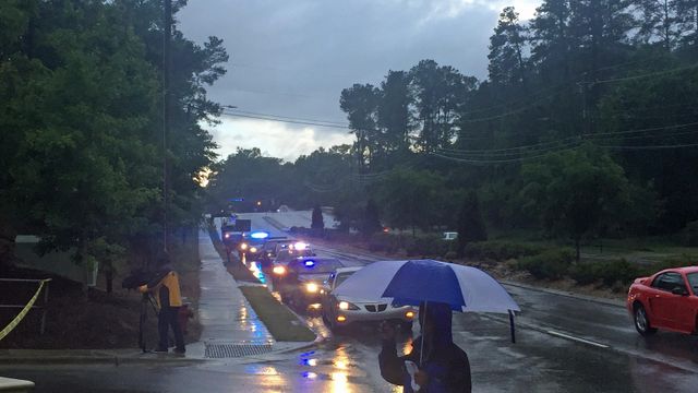 Raleigh police investigating shooting at apartment complex