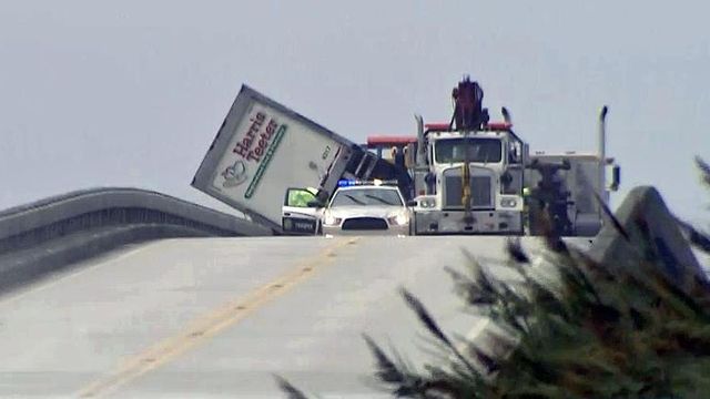 Man dead following tractor-trailer crash on Dare County bridge