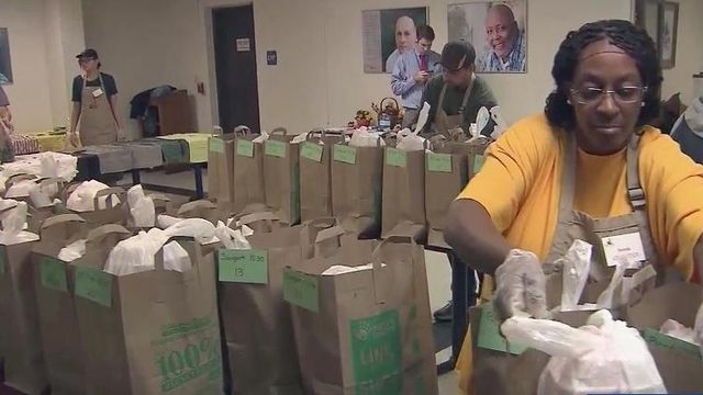 Raleigh Rescue Mission delivers Thanksgiving meals, groceries