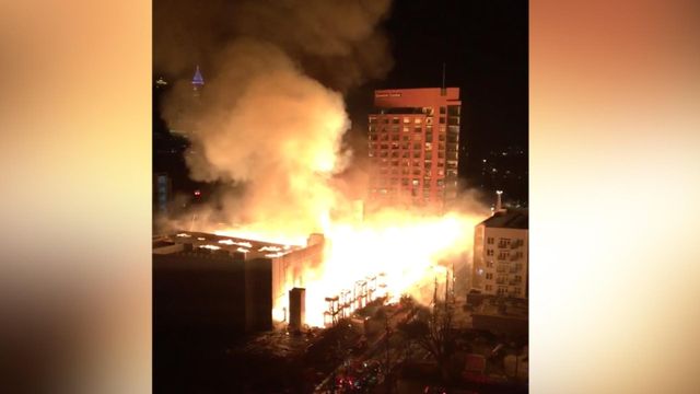RAW: Fire in downtown Raleigh lights up night sky