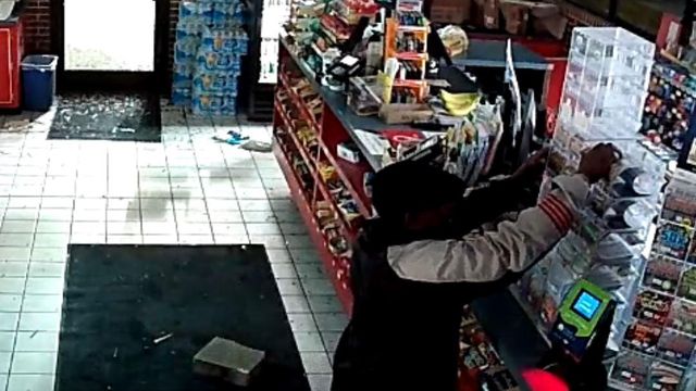 Man stole Budweiser, Newport cigarettes in Fayetteville gas station burglary, police say