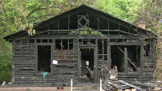 Authorities investigate Oxford fire that killed 4