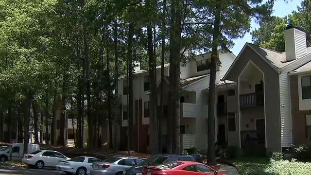 Raleigh apartment residents experience second day without water