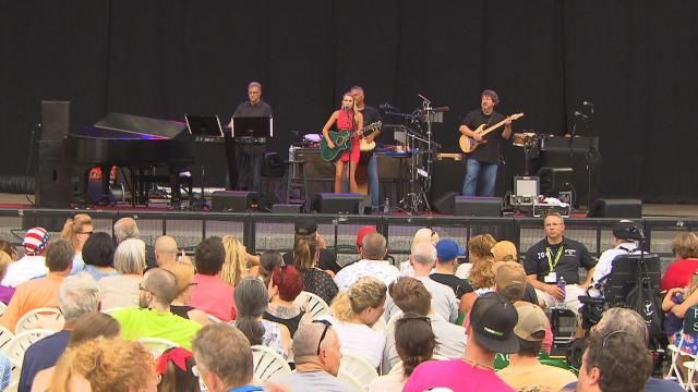 15-year-old local singer opens for Willie Nelson at Koka Booth Ampitheater