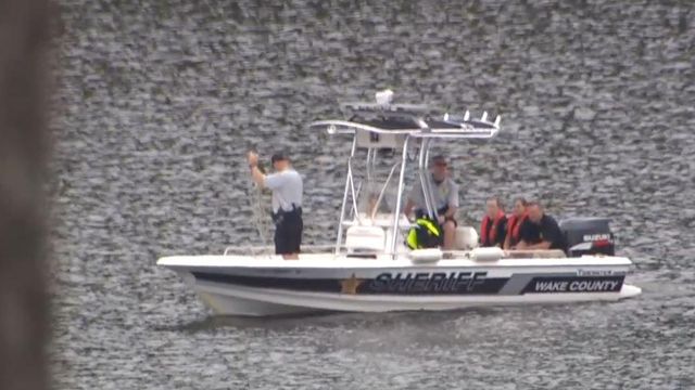 23-year-old man drowns in Falls Lake