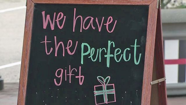 Triangle shoppers search for last-minute gifts