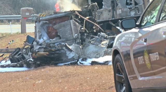 Trooper: 1 dead in crash involving tractor-trailer near Mount Olive