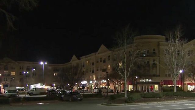 Raleigh shopping center soaked after pipe burst