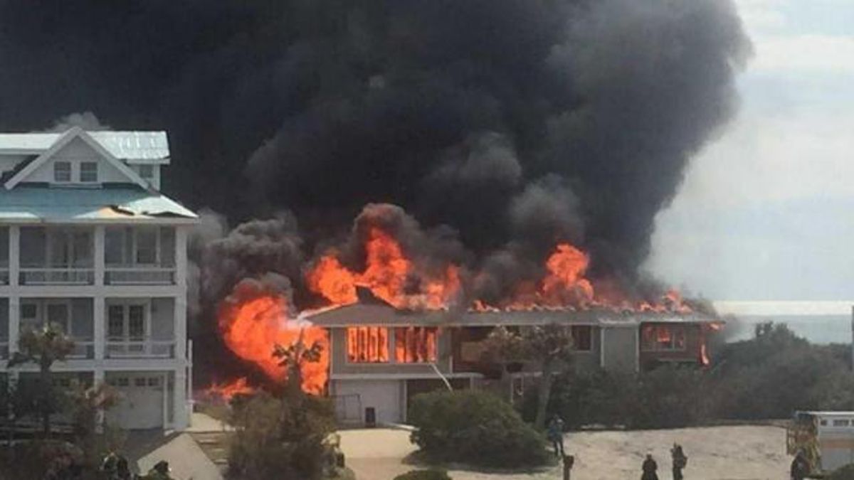 Fire on Figure Eight Island
