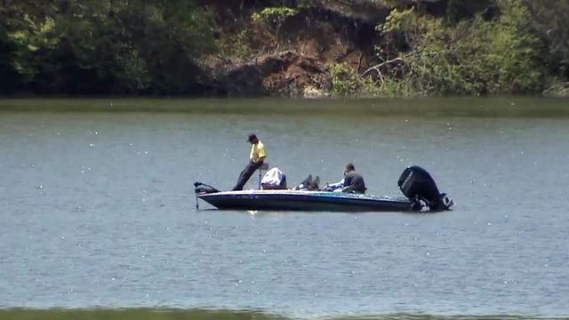 Authorities continue recovery effort after Hyco Lake boating accident 