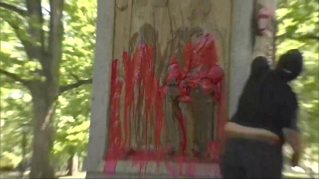 RAW VIDEO: Protester defaces Silent Sam statue