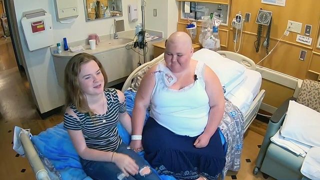 Teen donates bone marrow to big sis battling cancer