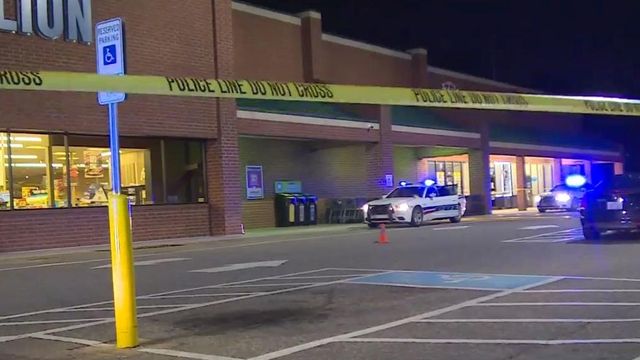Gunfire ends fight in parking lot of Fayetteville Food Lion 
