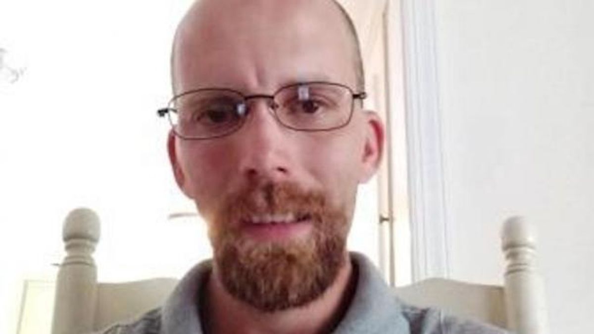 Travis Lee Hollen