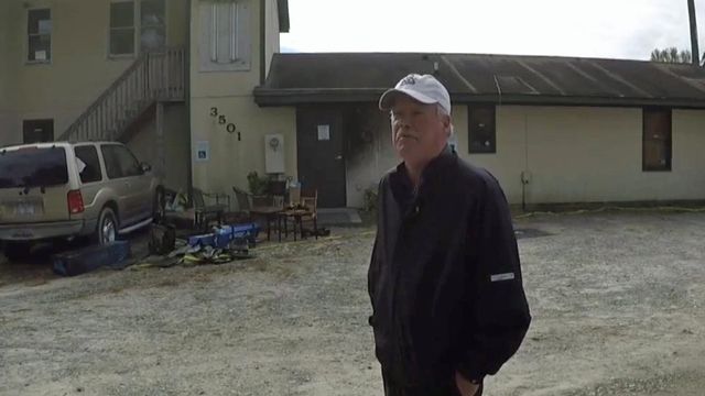 Owners rebuilding after fire causes $200K in damage at golf shop