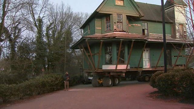 Raw: Graves-Fields House moves around the corner in intricate preservation effort
