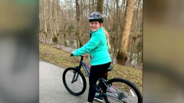 Raleigh police officer replaces girl's stolen bicycle
