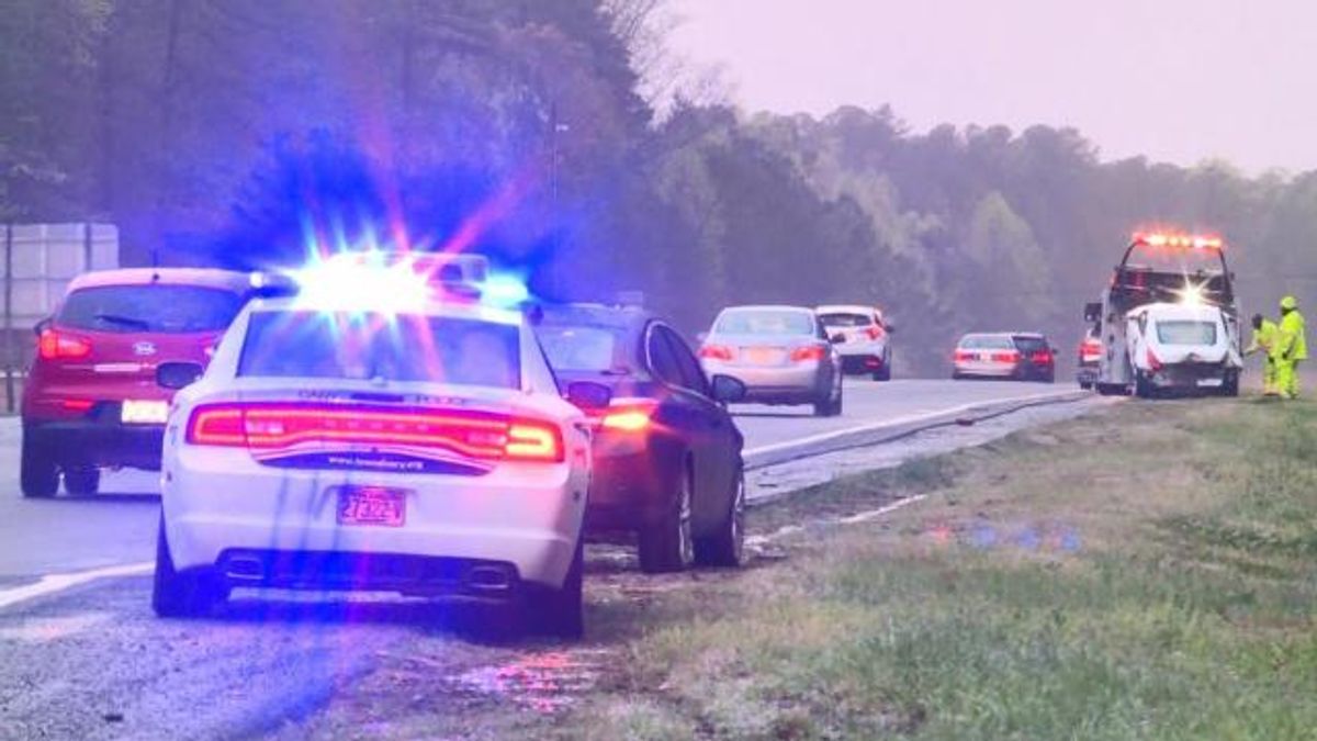 Man runs naked down U.S. 1 in Cary following crash