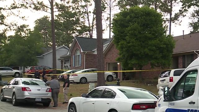 Fayetteville standoff ends with man's death