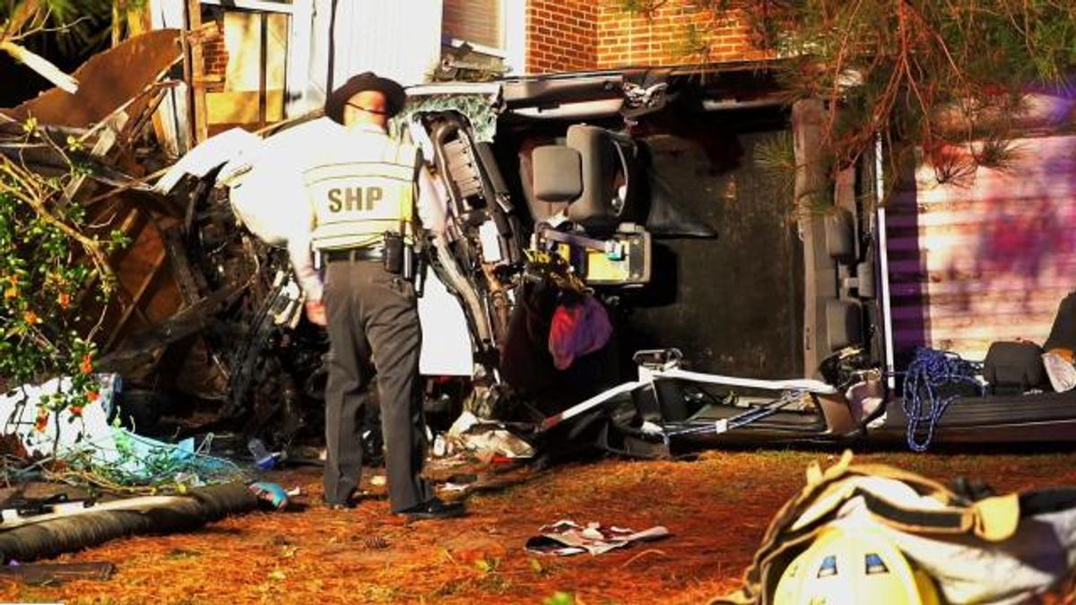 One person killed in wreck in Wayne County