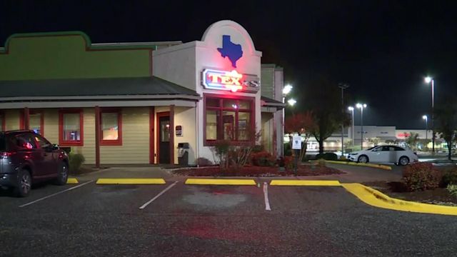Police chased man into restaurant; manager walked him back out