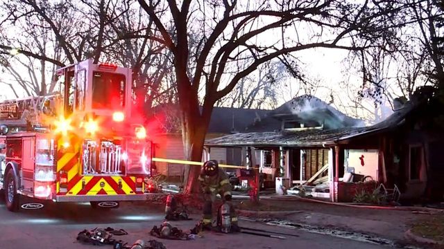 Fire destroys Raleigh home