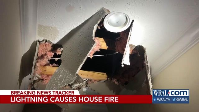 Lightning strikes roof of Fayetteville home