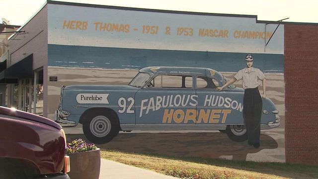 'Hudson Hornet' was NASCAR legend from Lee County