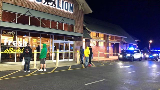 Raleigh police investigating after robbery of Food Lion store