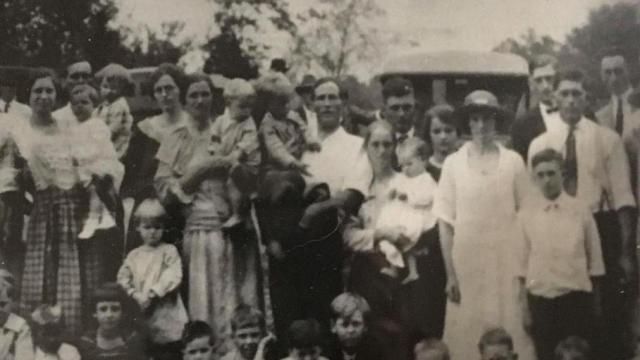 King family reunion photo circa 1920s