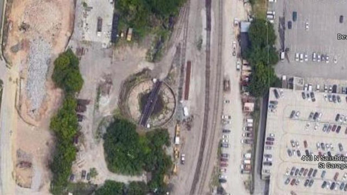 Satellite view of the remaining train turntable that was once inside the roundhouse in Raleigh