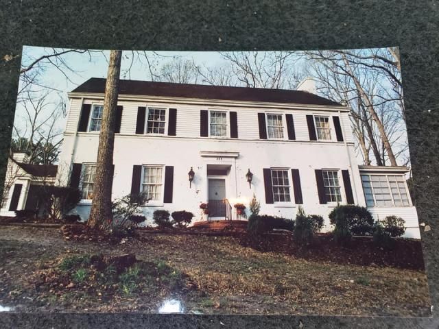 A glimpse back in time: Inside the Lazarus and Lee House during its prime.