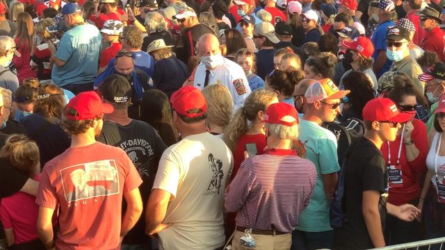 Raw: Several people pass out at Trump rally 
