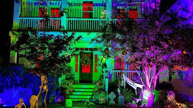 Former NFL Star Is Already Decorating For Halloween - The Spun