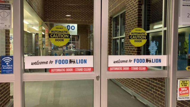 Food Lion manager injured during fight outside store