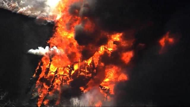Crews battling large fire at Raleigh apartment 